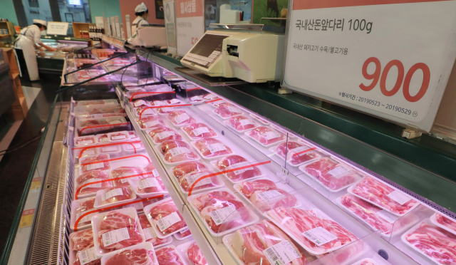 경기도 하남시 한 대형마트에 진열된 돼지고기. 연합뉴스