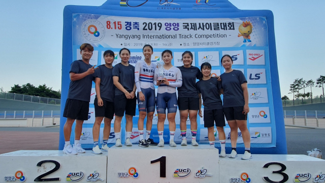 양양 국제사이클대회에서 종합우승을 차지한 대구시청 선수단. 대구시청 사이클팀 제공