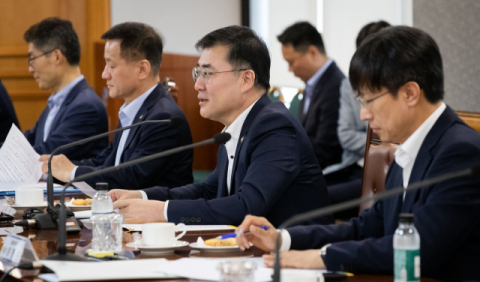 손병두 금융위원회 부위원장이 지난 23일 서울 중구 은행연합회에서 주택금융개선 태스크포스(TF)회의에 참석해 발언하고 있다. 연합뉴스
