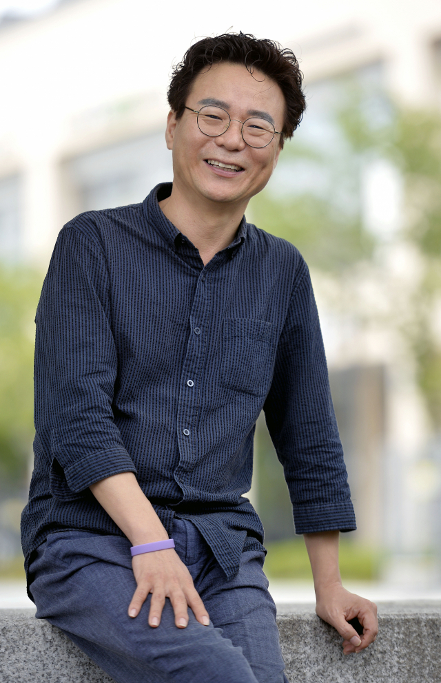 캄보디아 국가(國歌) 음원을 제작한 성악가 류기룡 씨.이채근 기자 mincho@imaeil.com
