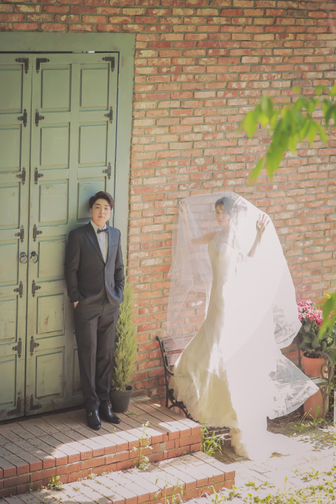 결혼식을 앞둔 백인철 씨와 최나영 씨. 고구마웨딩 제공