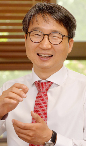 영남대 사이버감성연구소 소장 박한우 교수.