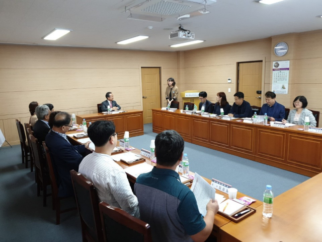 올해 신설된 경북교육청연구원 정책연구부는 하반기 정책연구 과제 수행을 위한 협의회를 개최하고 연구팀 대표와 본청 업무담당자 간 정책과제 연구 방향을 공유했다. 안동교육지원청 제공