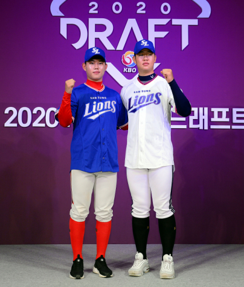 삼성 라이온즈 신인 홍원표(왼쪽)와 황동재. 삼성 라이온즈 제공