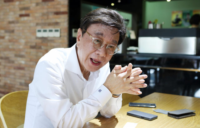 8일 오후 경북 영주시 동양대학교에서 최성해 동양대 총장이 연합뉴스와 만나 조국 법무부 장관 후보자 딸의 표창장 논란과 관련해 입장을 밝히고 있다. 연합뉴스