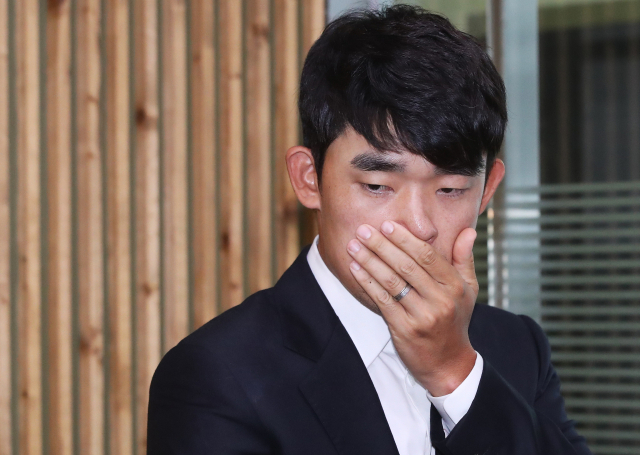 경기 도중 갤러리에 