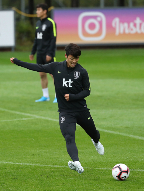 축구 국가대표팀 황희찬이 7일 경기도 파주 NFC에서 훈련을 하고 있다. 연합뉴스