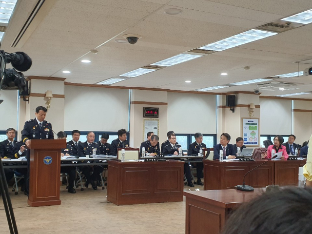 10일 오후 대구지방경찰청에서 국정감사를 대체한 국회 행정안전위원회의 현장시찰이 진행되고 있다. 김우정 기자 kwj@imaeil.com