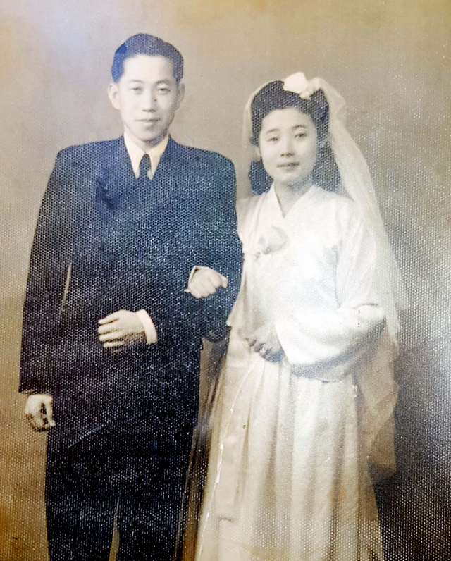 성주 출신으로 중국에서 독립운동을 한 한지성은 안중근의 조카 안금생과 결혼했다. 한지성 조카 한창동 가족 제공