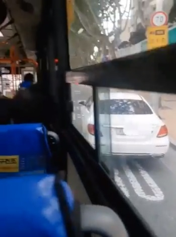 버스정류장 불법 주·정차 처벌은? 대구 범어천네거리 벤츠