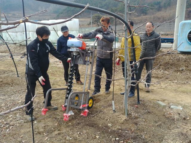 K-water 영천권지사가 보현산댐 오염원 비중의 81%를 차지하는 토지오염원 저감을 위해 보급을 확대하고 있는