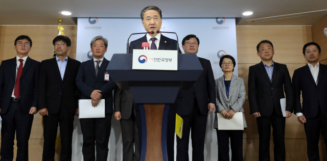 박능후 보건복지부 장관이 23일 정부서울청사에서 열린 