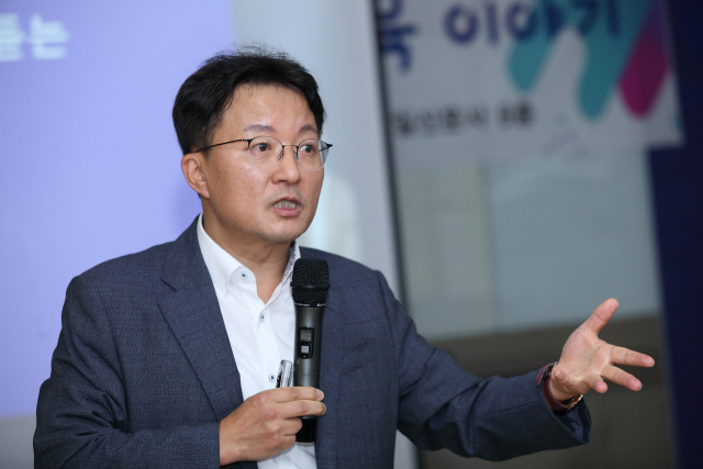 28일 매일신문사 8층 강의실에서 열린 매일탑리더스아카데미에서 사공정규 동국의대 정신건강의학과 교수가 강연을 하고 있다. 사진 임경희 매일탑리더스아카데미 미디어전문위원