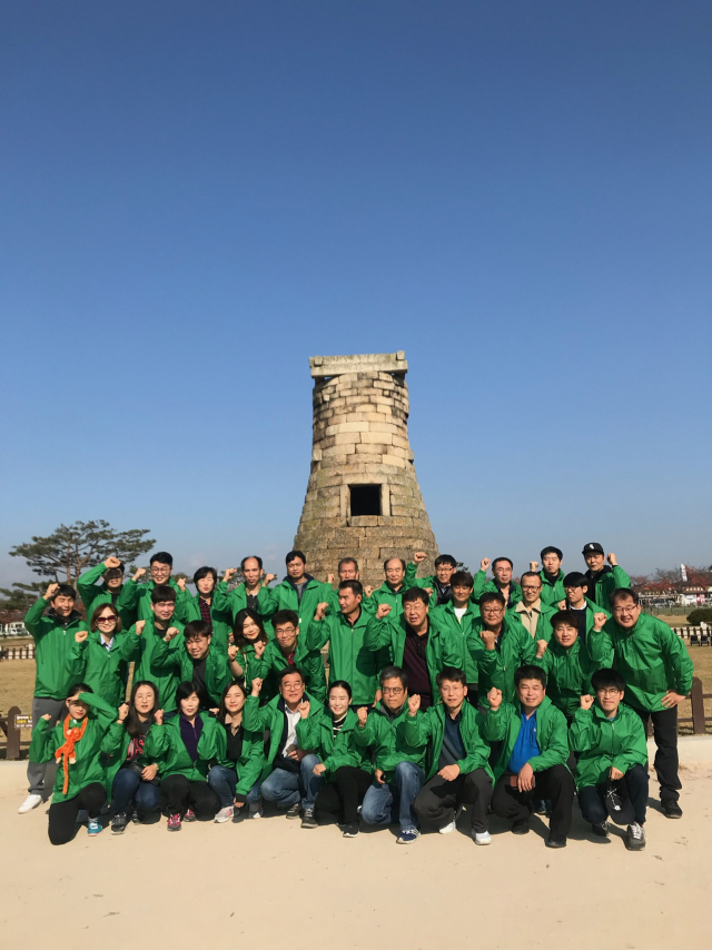 일하기 좋은 중소기업에 선정된 상주 (주)동천수 임직원들. 동천수 제공
