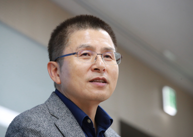 황교안 자유한국당 대표가 30일 오후 서울 건국대학교 상허연구관에서 
