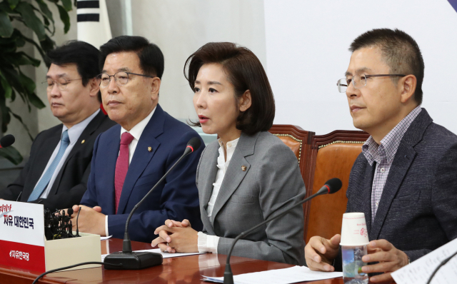 자유한국당 나경원 원내대표가 31일 국회에서 열린 최고위원회의에서 발언하고 있다. 연합뉴스