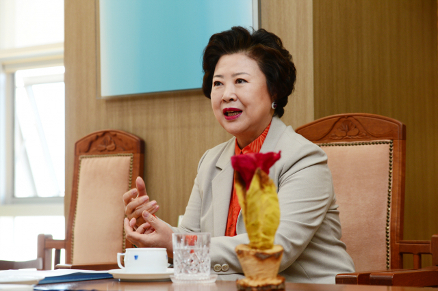 대구아트스퀘어조직위원장을 맡은 남성희 대구보건대 총장이 인터뷰에 응하고 있다. 대구보건대 제공
