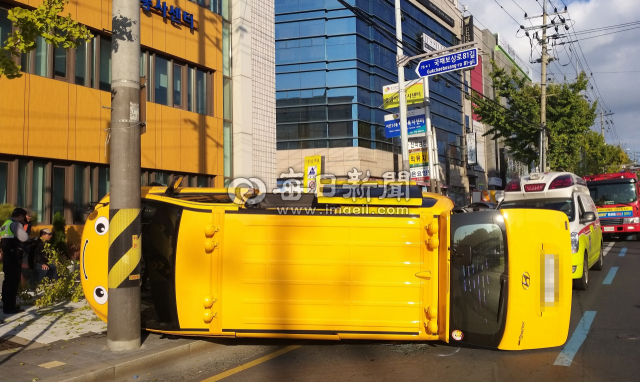 [현장사진] 대구 서구 학원차 옆으로 쓰러져 