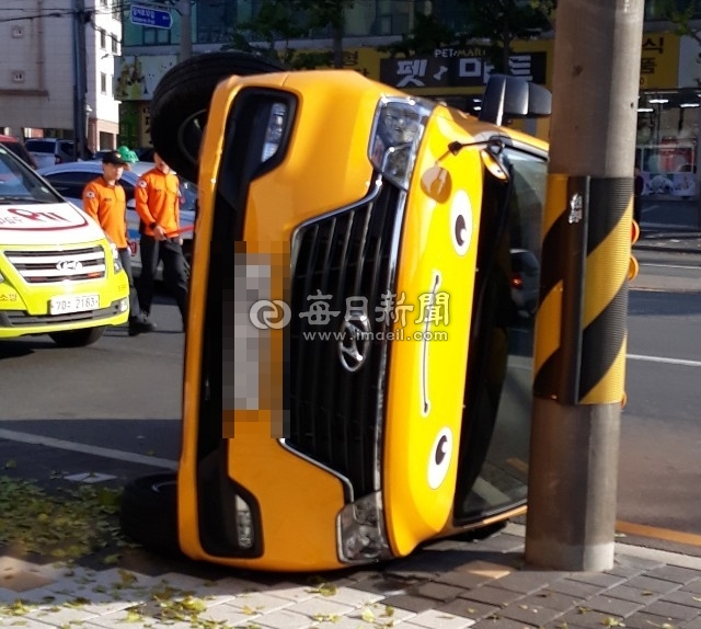 [현장사진] 대구 서구 학원차 옆으로 쓰러져 
