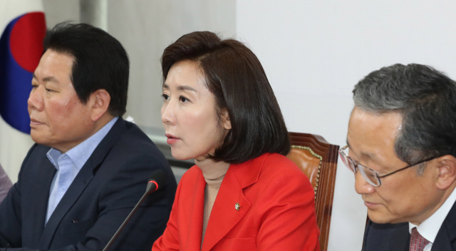 자유한국당 나경원 원내대표가 15일 오전 국회에서 열린 북한 선원 강제북송 관련 간담회에서 발언하고 있다. 연합뉴스