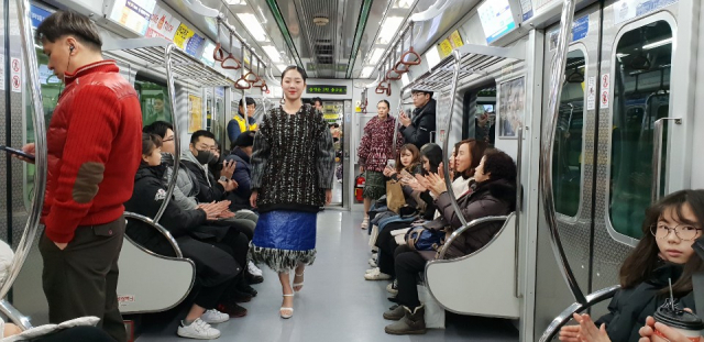 지난해 열린 패션쇼. 대구도시철도공사 제공