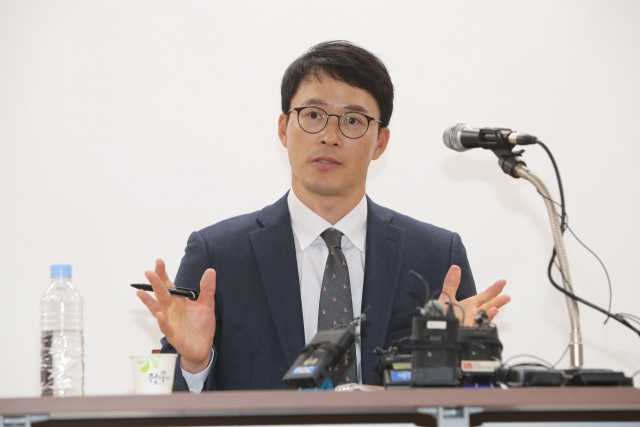 삼성 라이온즈 허삼영 감독이 지난 4일 대구삼성라이온즈파크에서 열린 공식 기자회견에서 기자들의 질문에 답변하고 있다. 삼성 라이온즈 제공