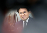 황운하 대전지방경찰청장이 27일 오후 지방청 브리핑룸에서 기자들을 만나 질문에 답하고 있다. 서울지검 공공수사2부는 황 청장이 울산지방경찰청장으로 재직하면서 지난해 6·13 지방선거 직전 김기현 당시 울산시장을 낙선시키려고 청와대 지시에 따라 