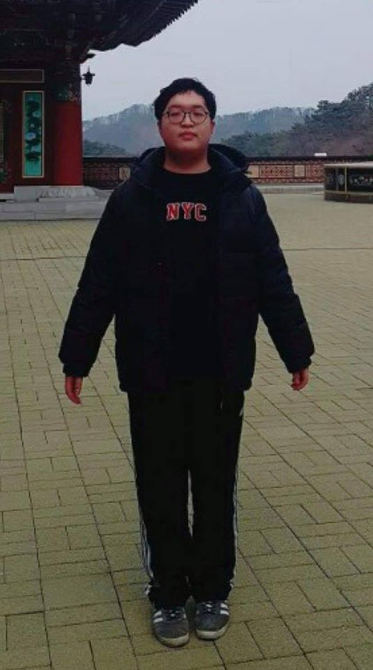 구본록(19) 학생. 온라인 커뮤니티