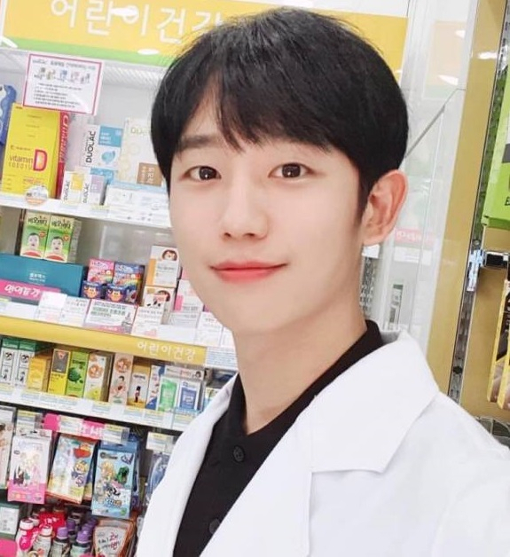 사진. 정해인 SNS