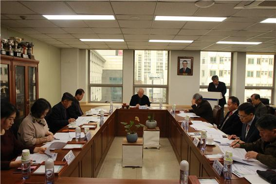 경상북도체육회 선거관리위원회는 4일 체육회 사무실에서 제3차 선거관리위원회를 열고 선거위반행위 신고자에 대해 1천만원의 포상금을 지급하기로 했다. 경상북도체육회 제공.