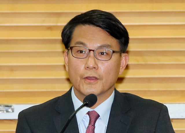 자유한국당 원내대표 경선 출마를 선언한 윤상현(3선) 의원이 경선 출마 의사를 7일 밝혔다. 자료사진 연합뉴스