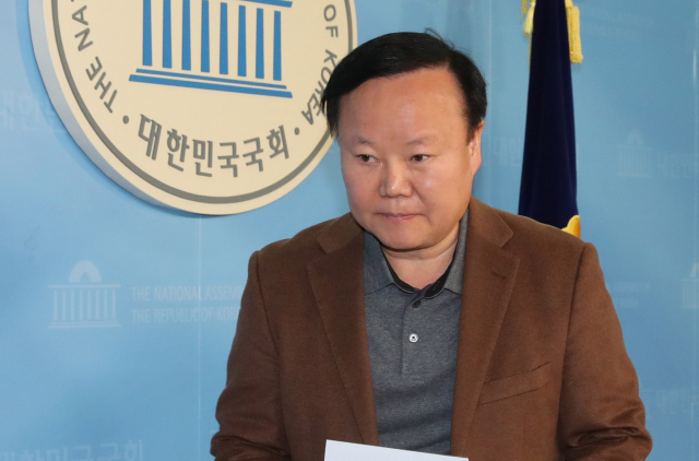 김재원 국회 예산결산특별위원회 위원장이 8일 오전 서울 여의도 국회 정론관에 