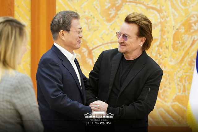 [현장사진] 문재인-U2 보노 드디어 만났다. 청와대