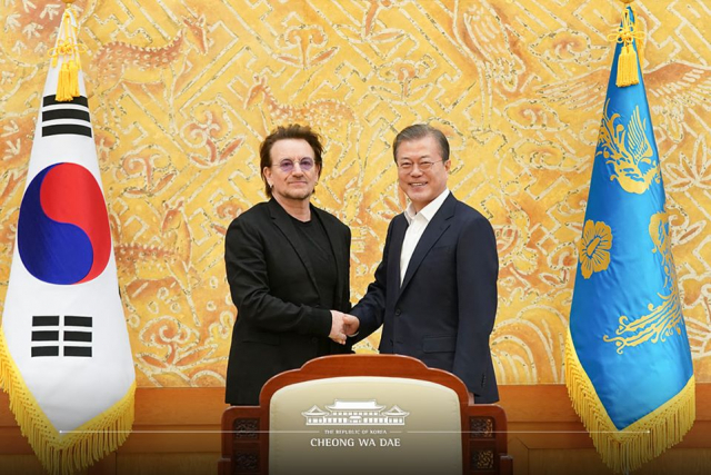 [현장사진] 문재인-U2 보노 드디어 만났다. 청와대