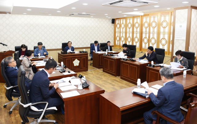 군위군의회 제공