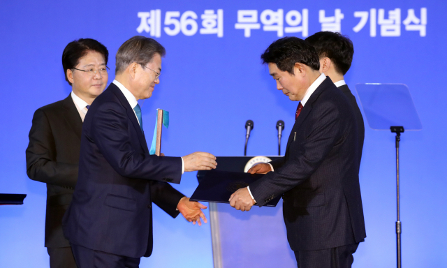 문재인 대통령이 지난 5일 서울 코엑스에서 열린