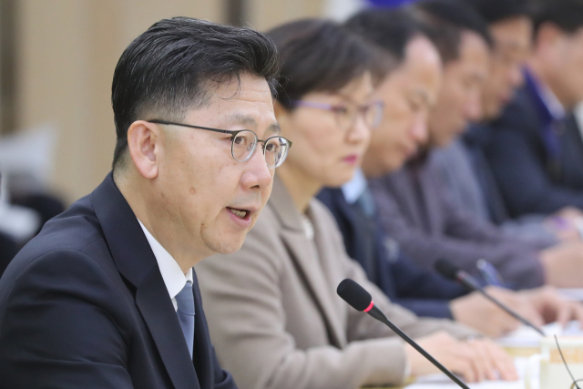 김현수 농림축산식품부 장관이 28일 경기도 의정부시 경기도북부청사에서 열린 아프리카돼지열병(ASF) 관련 농가 간담회에서 발언하고 있다. 연합뉴스