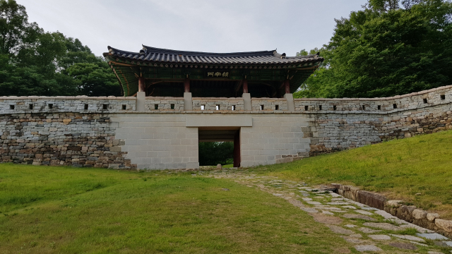 복원된 문경 진남문. 황용건 씨 제공