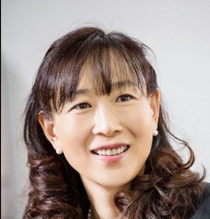 문재인 대통령은 19일 문화체육관광부 2차관에 아시안게임 수영에서 5개의 금메달을 따며 