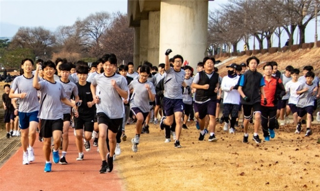 경북 김천중·고등학교가 18일 