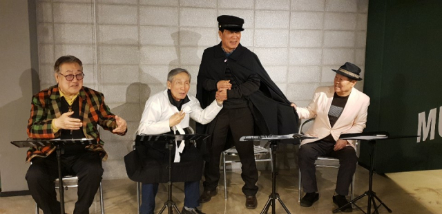 낭독극 