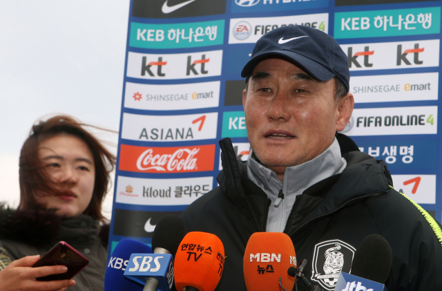 한국 남자 23세 이하(U-23) 축구 대표팀의 김학범 감독. 연합뉴스
