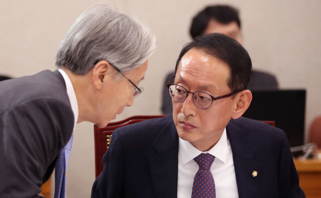 자유한국당 김도읍 의원이 31일 고위공직자범죄수사처(공수처) 설치법 저지 실패에 책임을 지고 내년 총선에 불출마하겠다고 선언했다. 연합뉴스