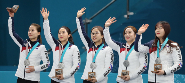 김은정, 김경애, 김선영, 김영미, 김초희 선수. 매일신문DB