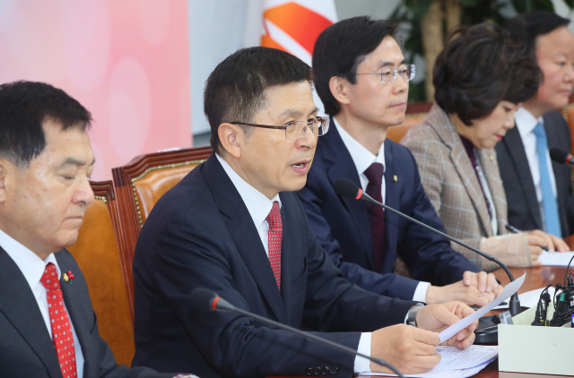 자유한국당 황교안 대표가 6일 국회에서 열린 최고위원회의에서 발언하고 있다. 연합뉴스