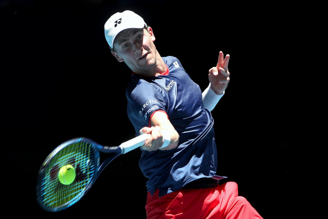 7일 호주 퍼스 RAC 아레나에서 열린 남자프로테니스(ATP) 캔버라 인터내셔널 챌린저 대회에서 노르웨이 캐스퍼 루드 선수가 러시아 다닐 메드베데프 선수를 상대로 공을 날리고 있다. 이날 단식 본선 1회전에 출전할 예정이었던 정현(126위)은 오른쪽 손바닥 물집으로 인해 기권했다. 연합뉴스