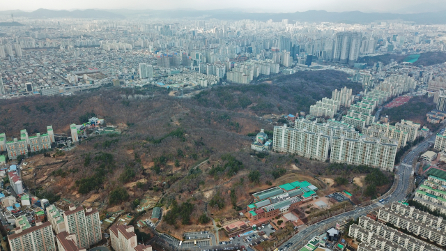 대구시는 20일 일몰제 공원 중 협의매수 대상인 범어공원 내 73개 필지에 대한 감정평가를 마쳤다. 대구 수성구 범어공원의 모습. 매일신문 DB