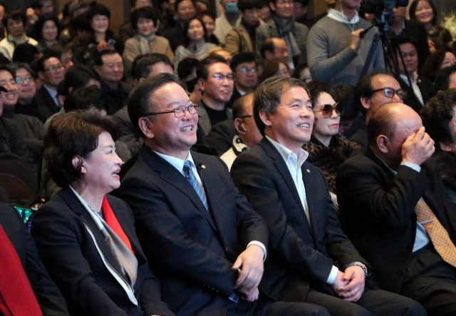 김부겸 더불어민주당 국회의원이 저서