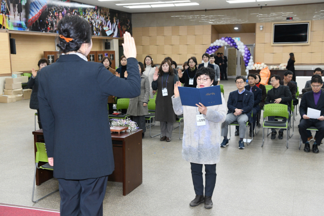 영주음식연구회 회원들이 창립선언서를 낭독하고 있다. 영주시 제공