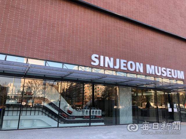 세계 최초의 떡볶이 박물관을 표방하며 야심차게 문을 연 대구 신전뮤지엄이 개장 하루만에 휴관하는 황당한 사태가 벌어졌다. 김근우 기자